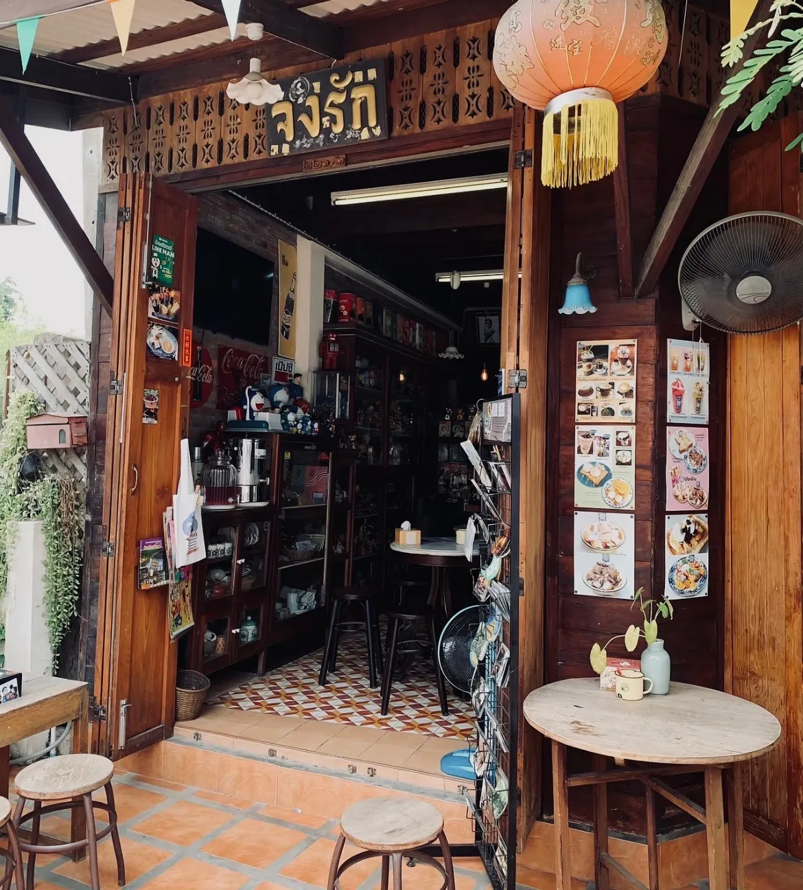 Baan Jongrak café — A wooden house in the old town