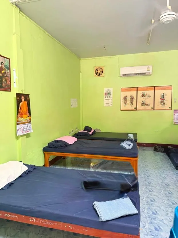 Thai massage house — Wat Amarutwaree