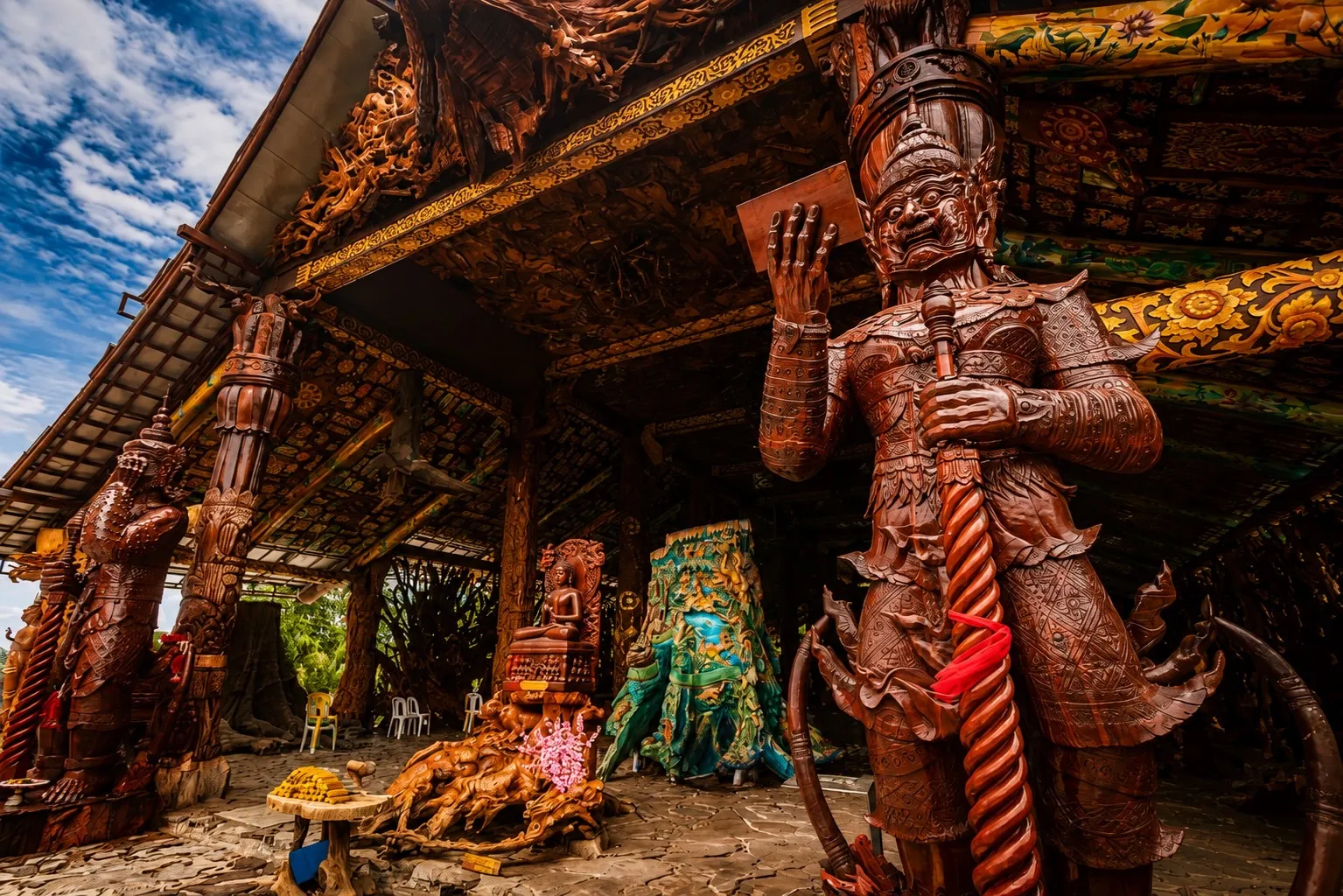 Wat Tham Khao Pratun — Thailand's only golden-teak root ubosot