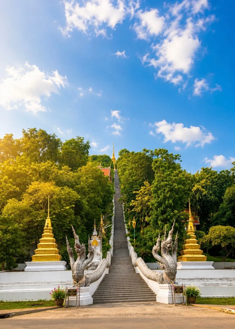 Wat Sangkat Rattana Khiri — The 449-step naga stairway up Sakae Krang hill